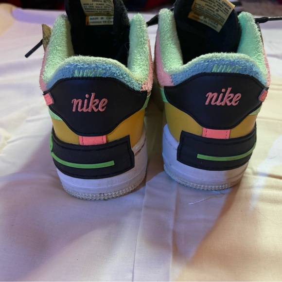 Nike Low-Top Sneakers — Pink, Black, Yellow, Teal Accents - Picture 5 of 6